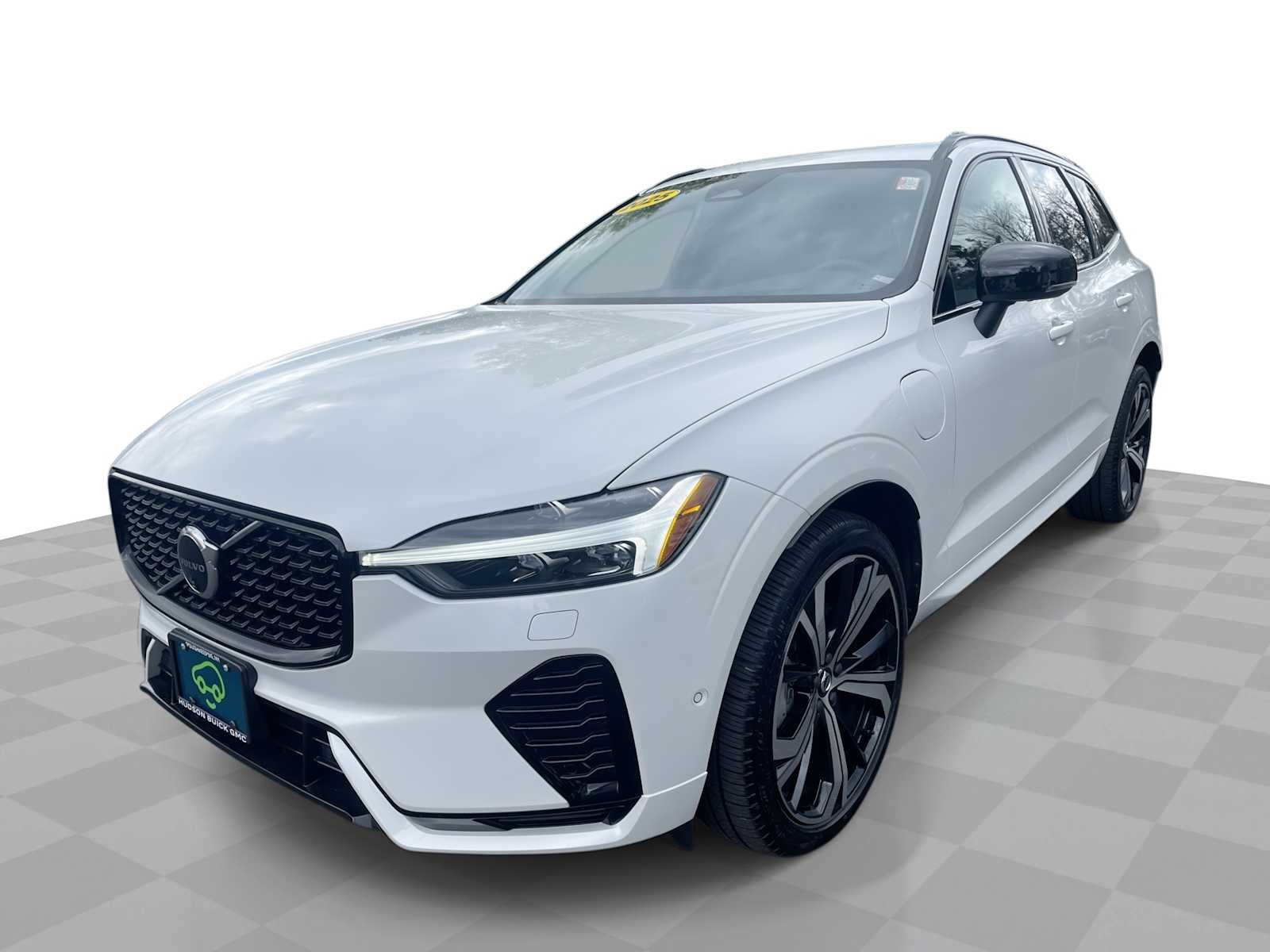 2025 Volvo XC60 Plug-In Hybrid